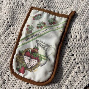 Vintage Corning Ware Strawberry Oven Mitt 1977 Kitschy 70s.